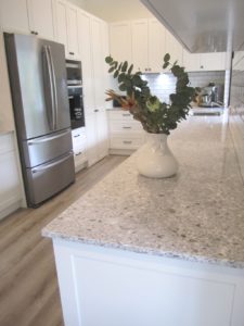 2 Pac Shaker Doors in Resene Rice Cake with Caesarstone Alantic Salt Benchtop