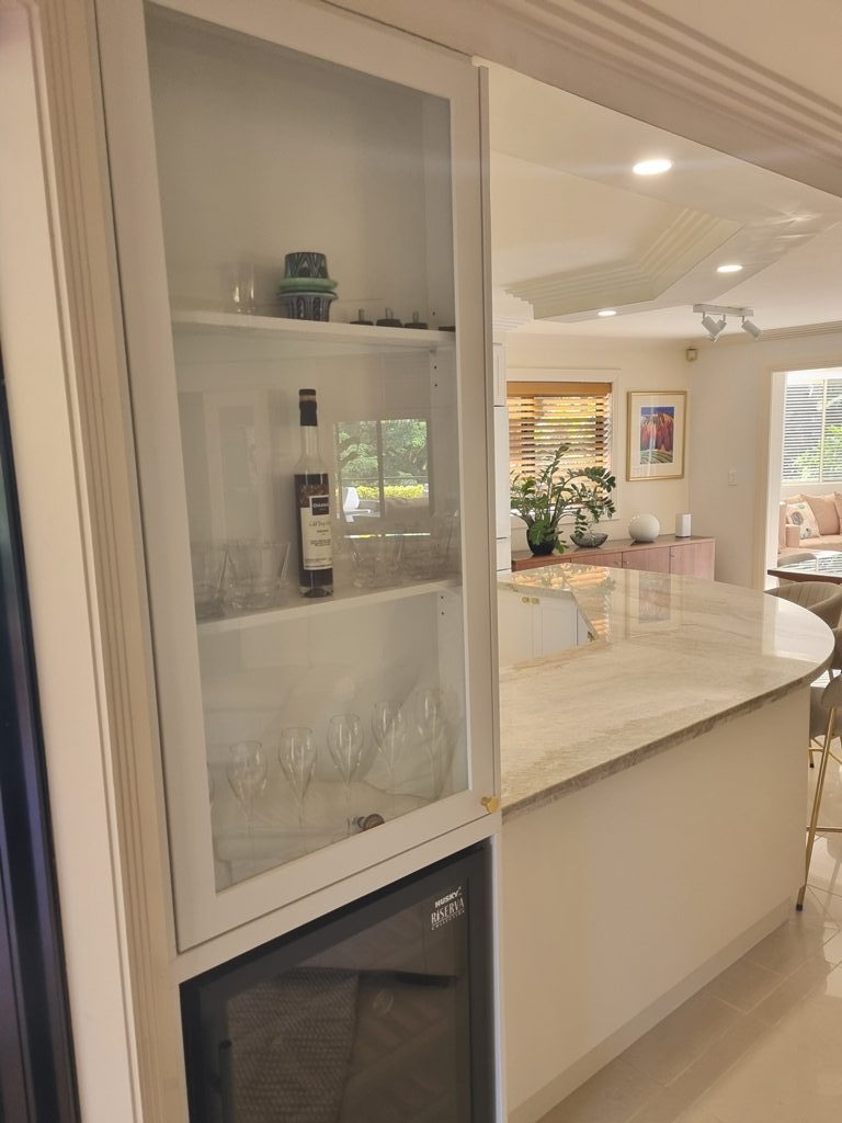 Brisbane Kitchen Design Curved Breakfast Bar Kangaroo Point Shaker Kitchen