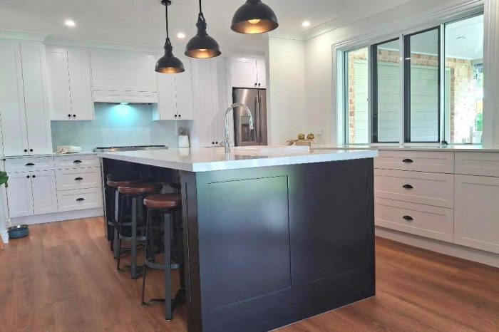 BrisbaneKitchenDesign ManlyWest 2 Tone Shaker Kitchen