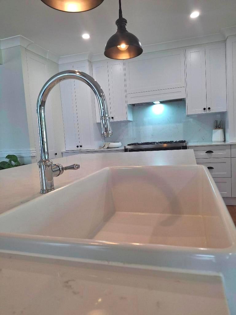 BrisbaneKitchenDesign ManlyWest 2 Tone Shaker Kitchen