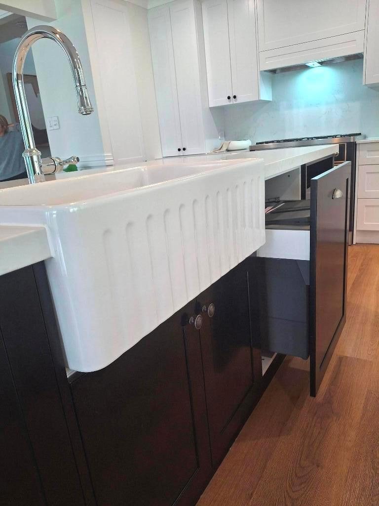 BrisbaneKitchenDesign ManlyWest 2 Tone Shaker Kitchen